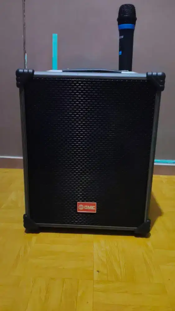 GMC speaker 899Q
