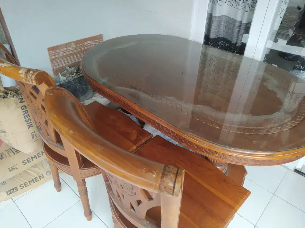 Meja Makan Jati Salina