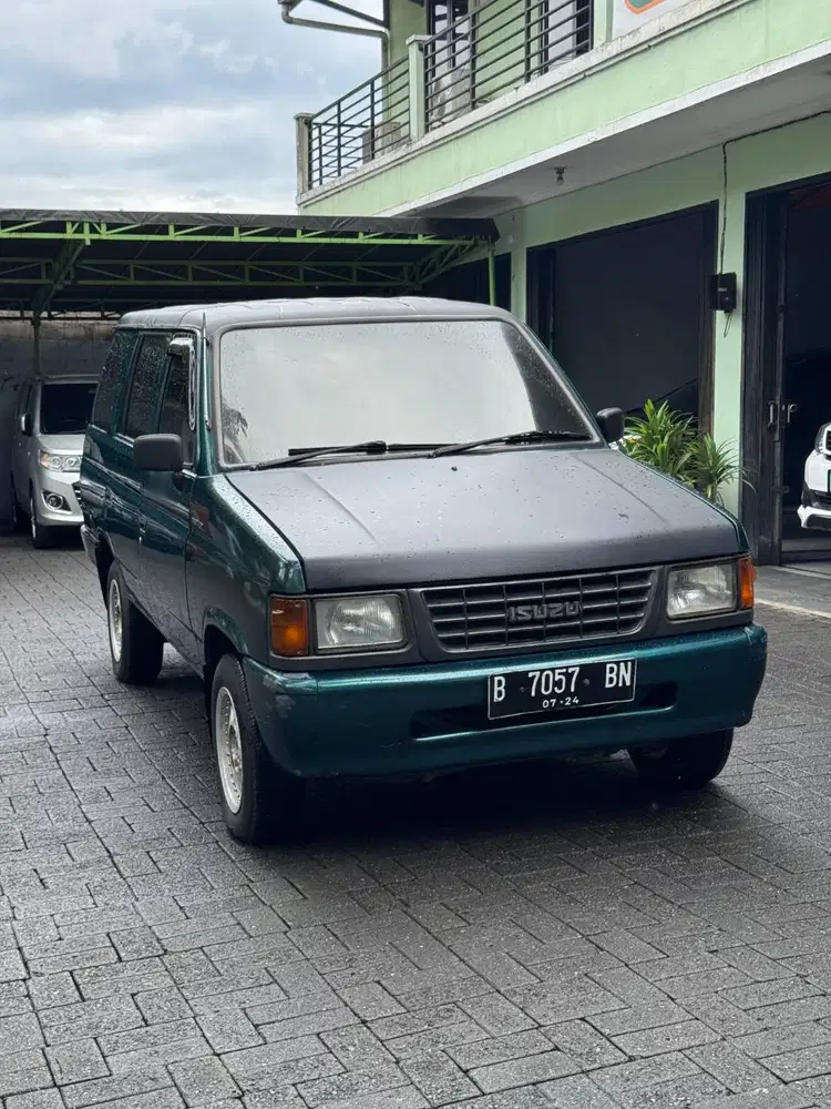 Jual Cash Isuzu Panther Royal 2.5 (MT) 1999