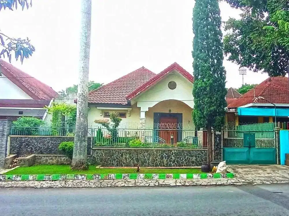 Dijual Rumah Klasik Lokasi Preemium di Jl Gunung-gunung Malang