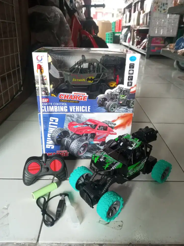 Mainan anak Rc remot control Jeep climbing vehicle asap cas