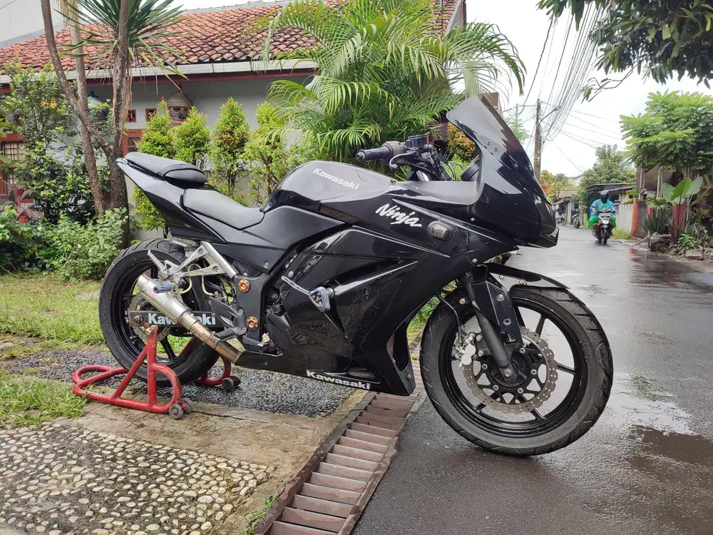 KAWASAKI NINJA 250 KARBU TAHUN 2010 PAJAK HIDUP