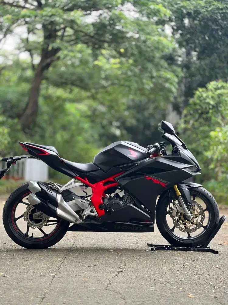 HONDA CBR250RR NON ABS 2020 HITAM KM LOW PAJAK PANJANG SIAP NGEBUT