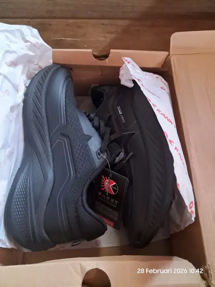 Sepatu kanky orion black ukuran 40 / us 8 uk 7 cm 26