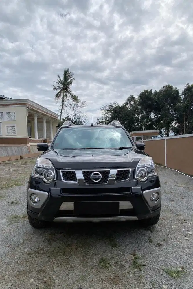 Nissan X-Trail 2.5 CVT XT AT Mulus Terawat