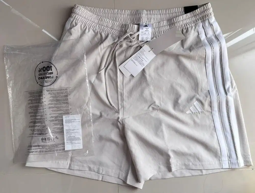 Celana pendek Adidas Ori PT Adidas Indonesia warna beige (cream) XL