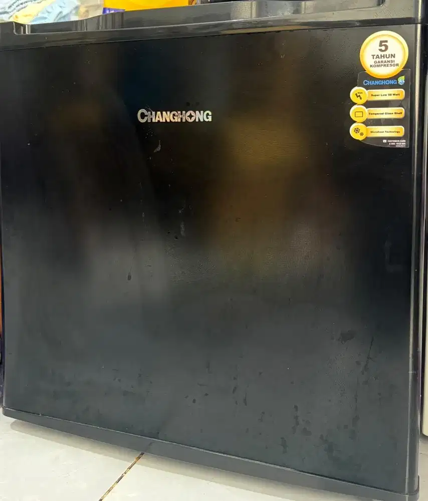 Dijual kulkas mini bekas (second) merk changhong