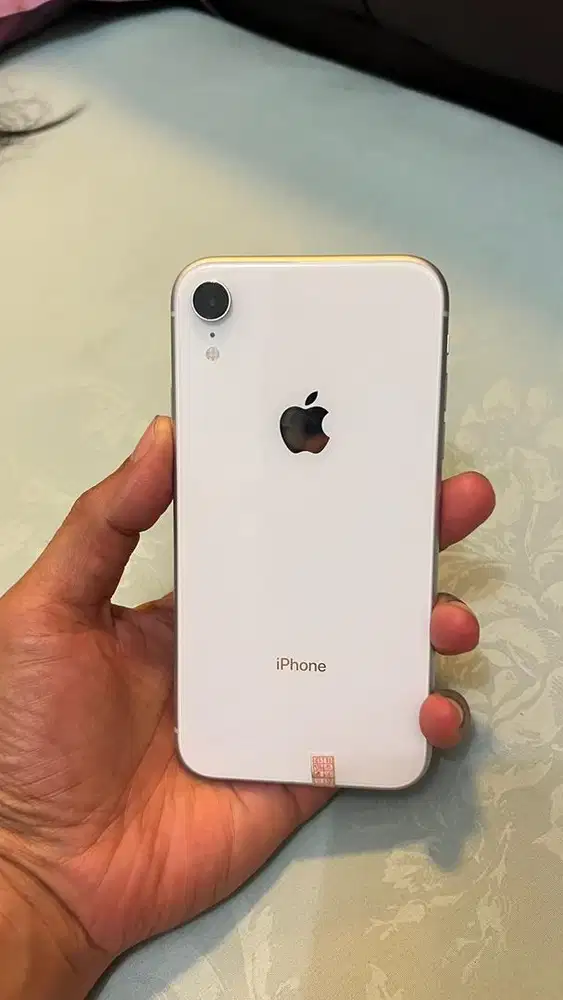 iphone xr 64 GB