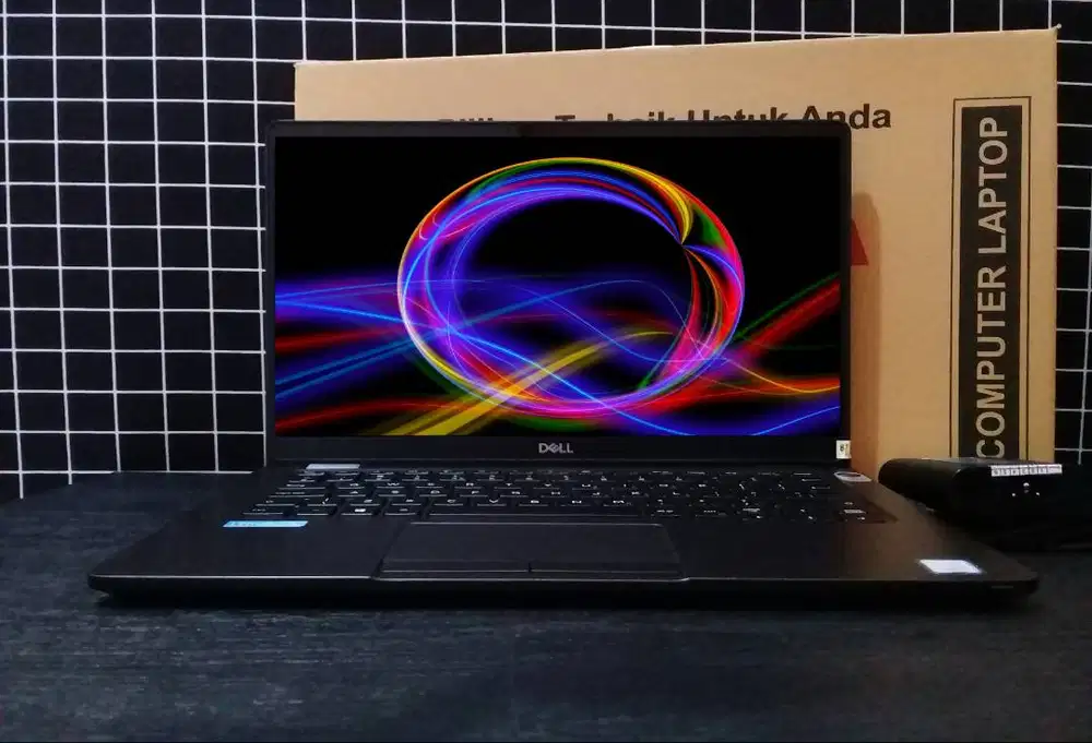 Laptop TouchScreen Core i5 Gen8 Fulzet original mulus segel all normal