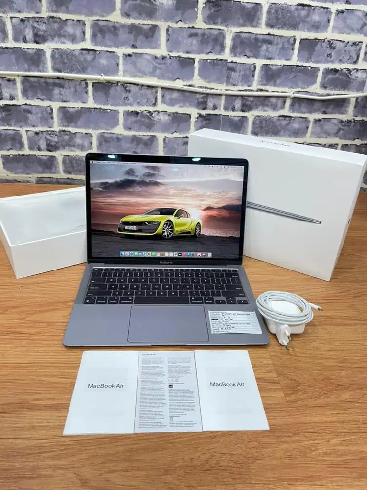 Macbook Air Retina 13 2020,Garansi 2bulan