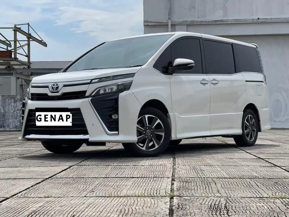 (DP cm 35jt) Toyota Voxy 2.0 AT 2018 Terawat Skali Pajak Panjang