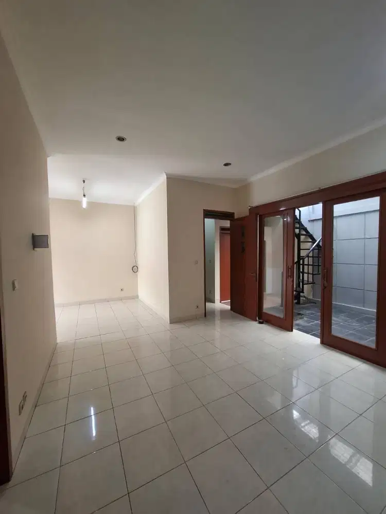 Dijual Rumah Langka di Singgasana Pradana Bandung