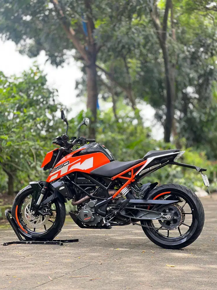 KTM DUKE 250 ABS 2018 ORANGE KM RENDAH PAJAK ON LIKE NEW