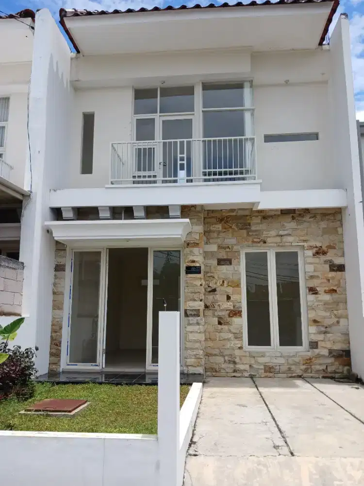 20 menit ke Ubaya 10 menit ke merr langsung huni siap KPR modern 2 lt