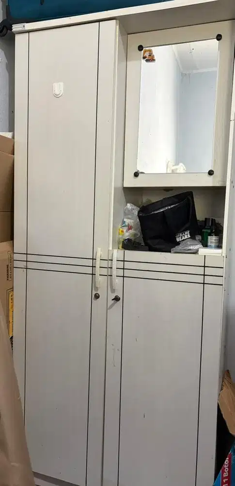 Dijual lemari kayu bekas (second)