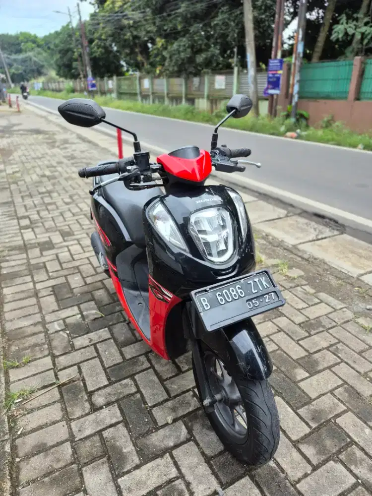 Dijual Honda Genio Tahun 2022 surat lengkap mesin bagus