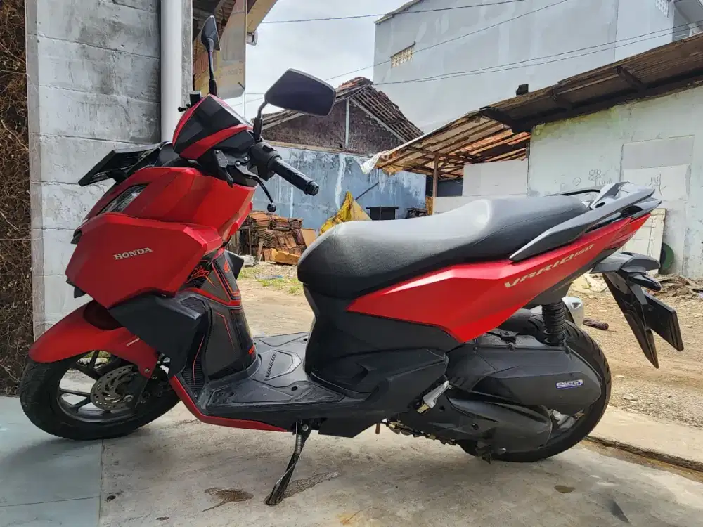 Vario 160 tahun 2023 plat F cibinong