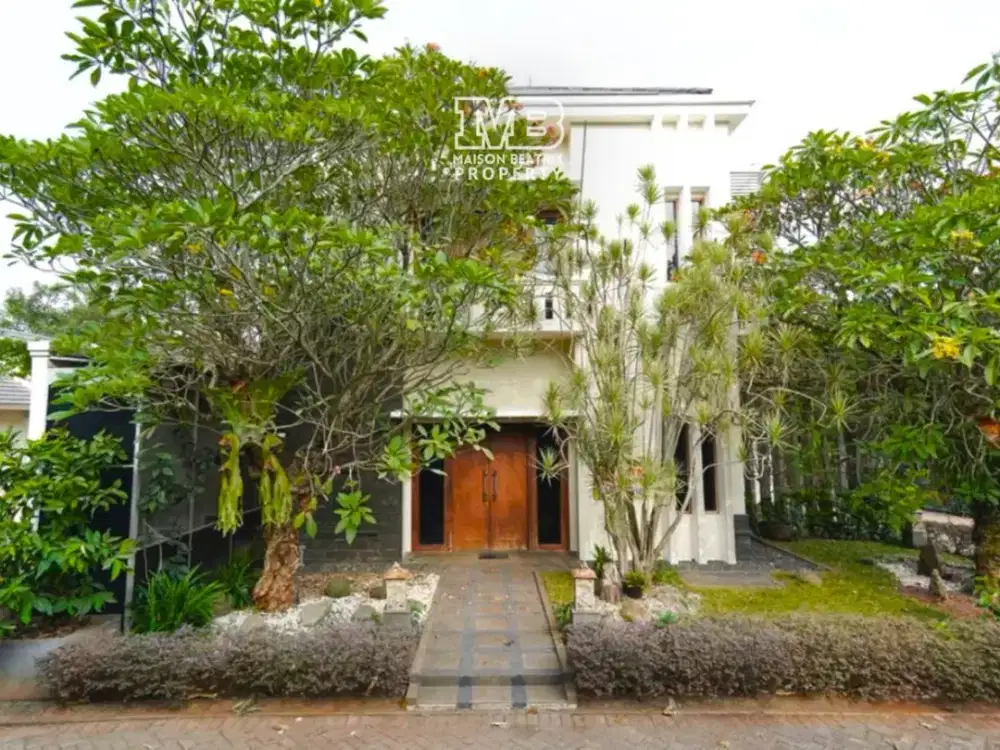 RUMAH CLASSIC MODERN HOOK 2 LANTAI HUNIAN MEWAH SIAP HUNI DI GRAND CIBUBUR COUNTRY