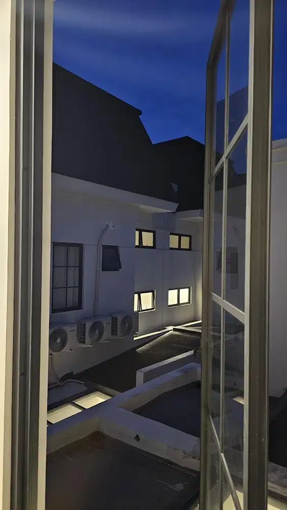 Disewakan Rumah Citra Garden Bintaro 2KT/2KM, Ada AC, Bangunan Baru