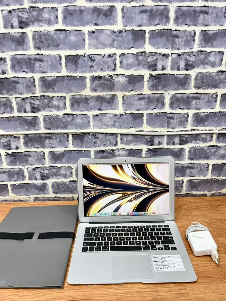 MacBook Air 13 (2017)