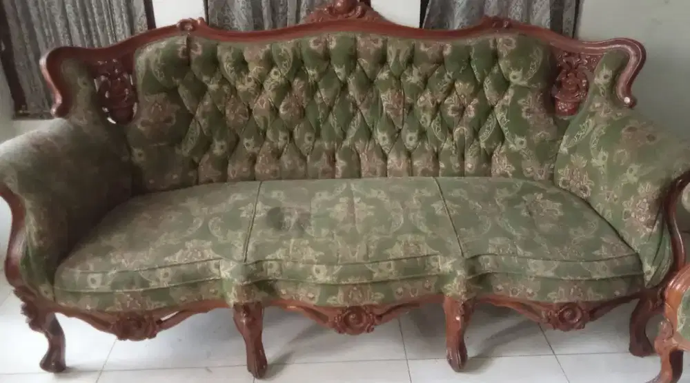 Kursi panjang dari jati