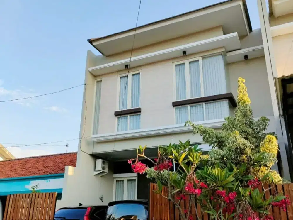 Dijual Rumah Minimalis 2 Lantai Semi Furnish Siap Huni Lokasi Rungkut Asri Barat Surabaya