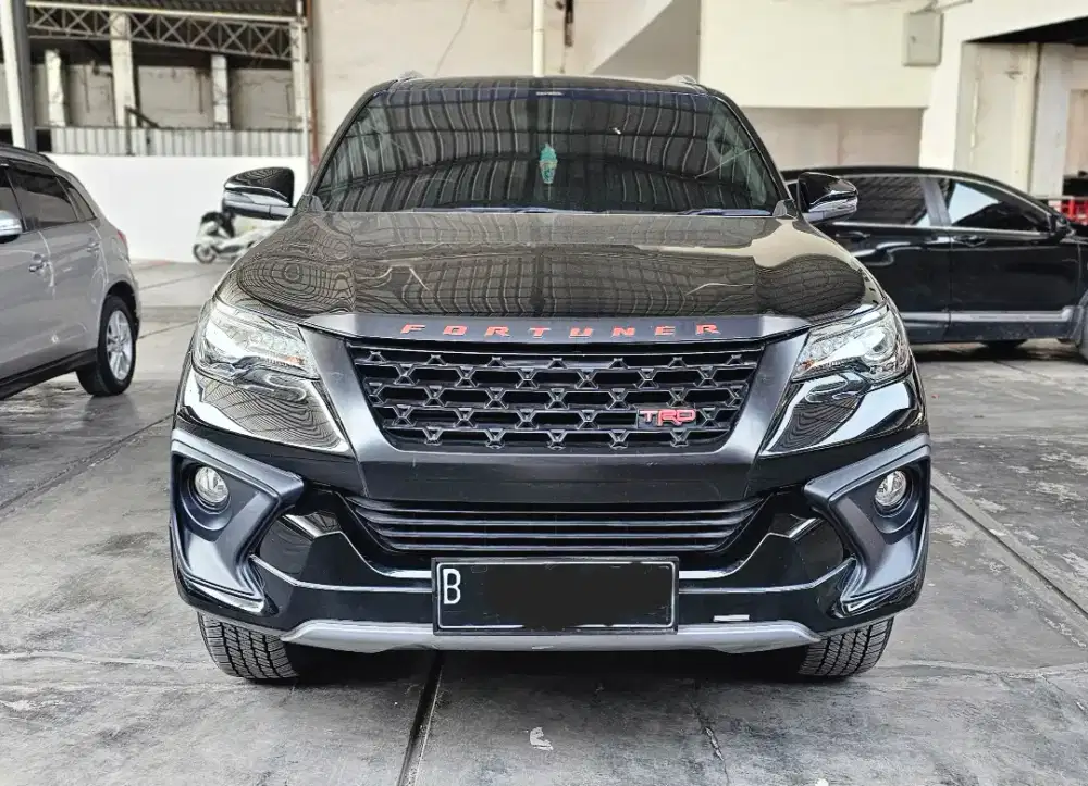 Baru 40rban Km Super Mulus Toyota Fortuner 2.4 VRZ TRD AT 2018 Hitam