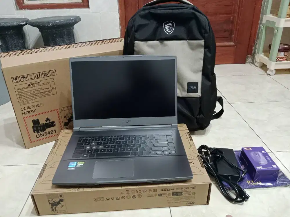 Laptop MSI Thin 15 B13UC