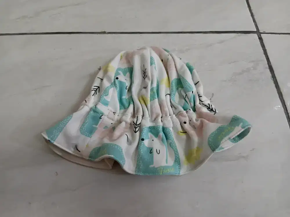 Topi Bonnet Putih Usia 1 - 2 tahun