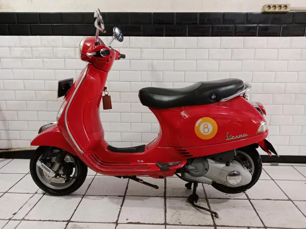 Forsale piaggio vespa lx150 2013 pajak hidup