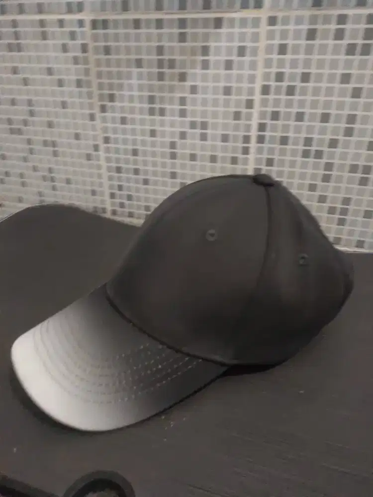 TOPI PRIA WARNA ABU GRADASI