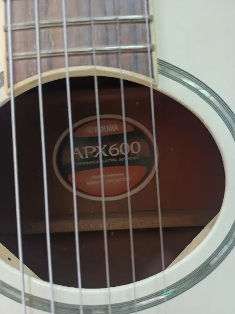 Gitar Yamaha apx 600