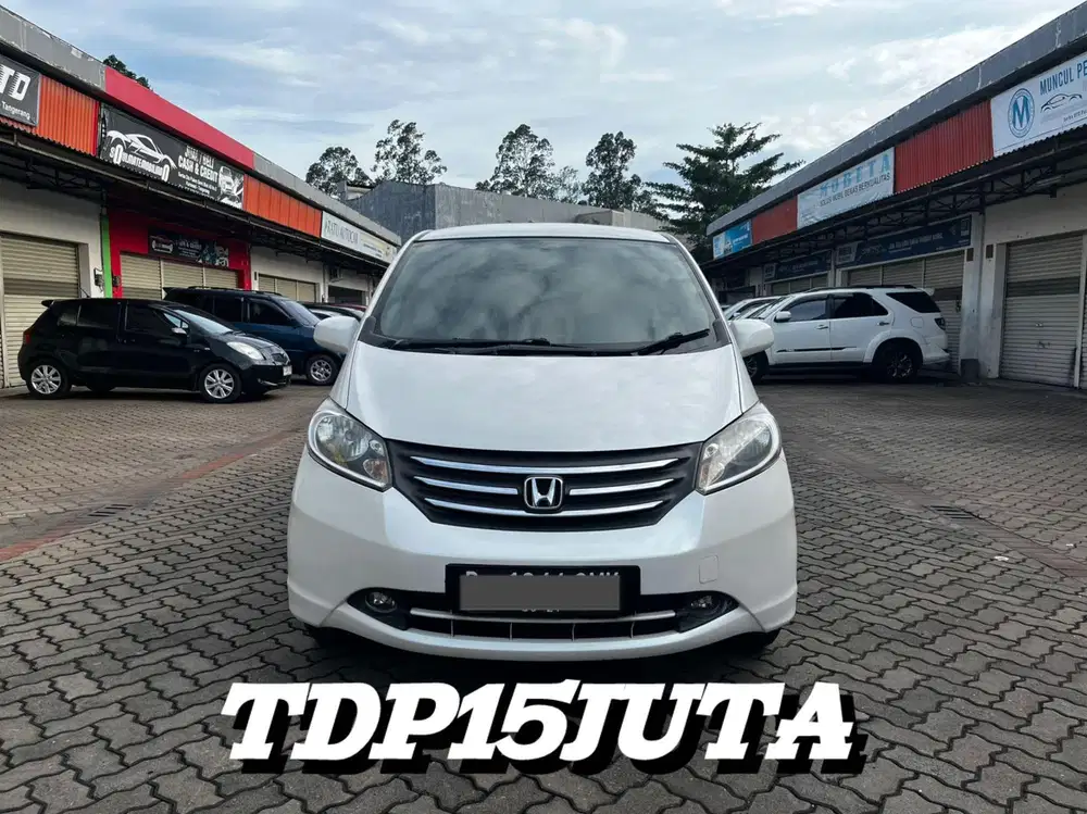 HONDA FREED PSD AT 2010 WHITE EDITION