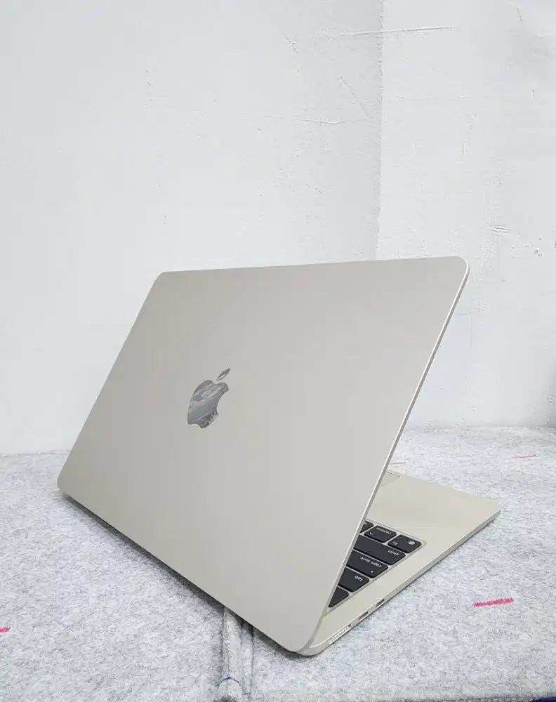 MacBook Air M2 16/256 starlight ex ibox