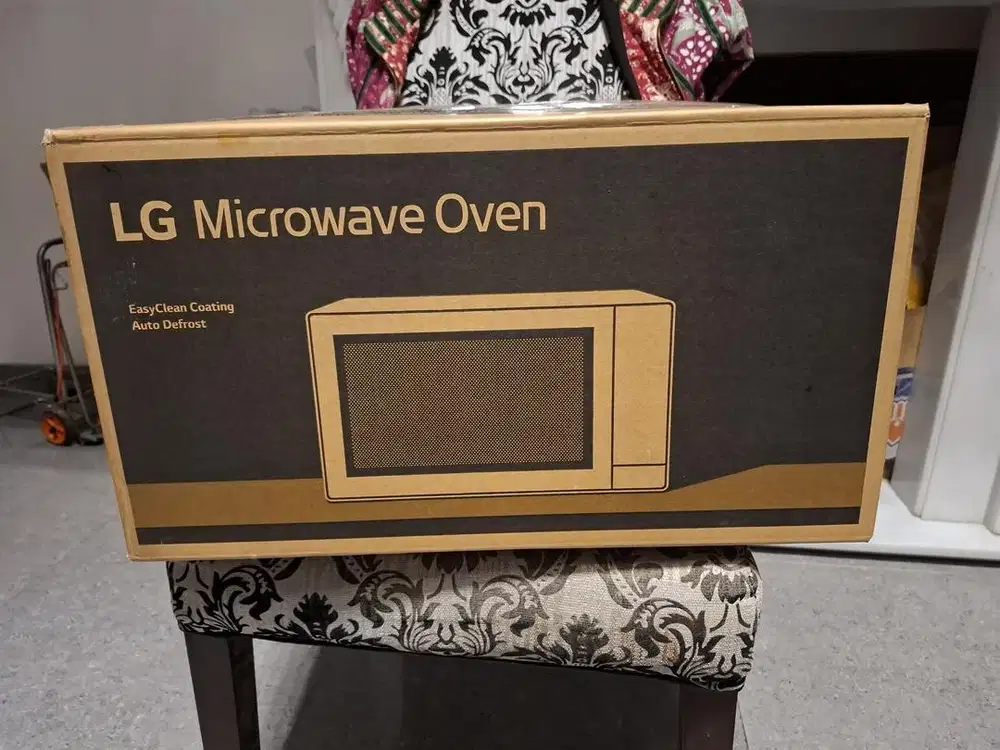 NEW LG Microwave MS2042DB Black