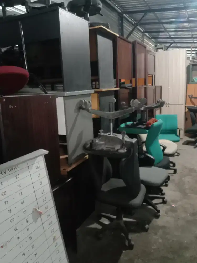 Meja kantor,kursi kantor,kursi staf