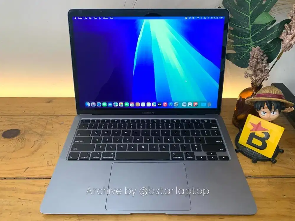 Macbook Air 13 Retina 2020 Intel Core i3 RAM 8 GB Desain Slim Elegant