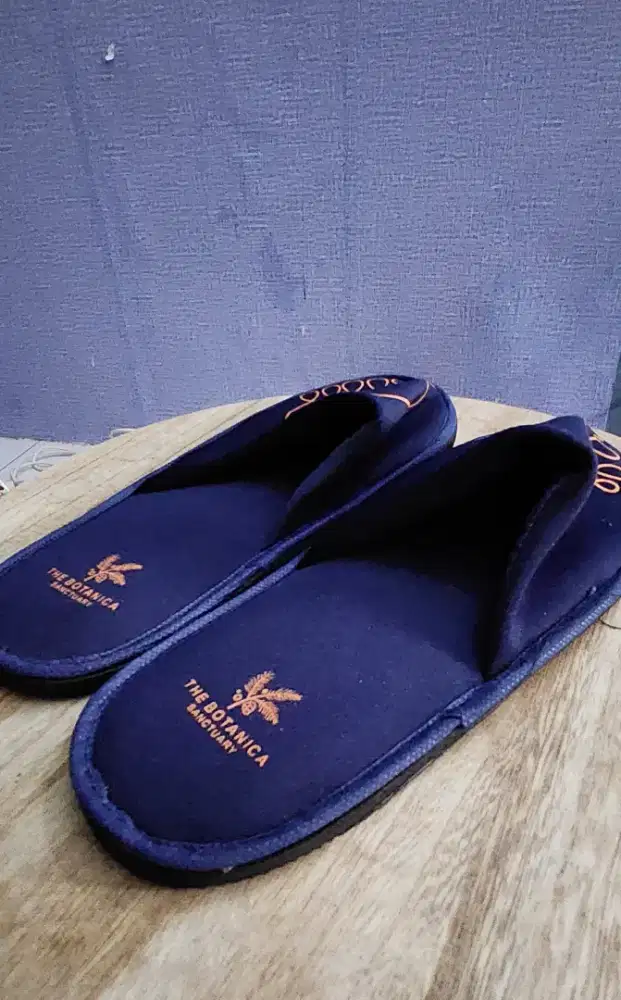 Sandal rumah souvenir hotel