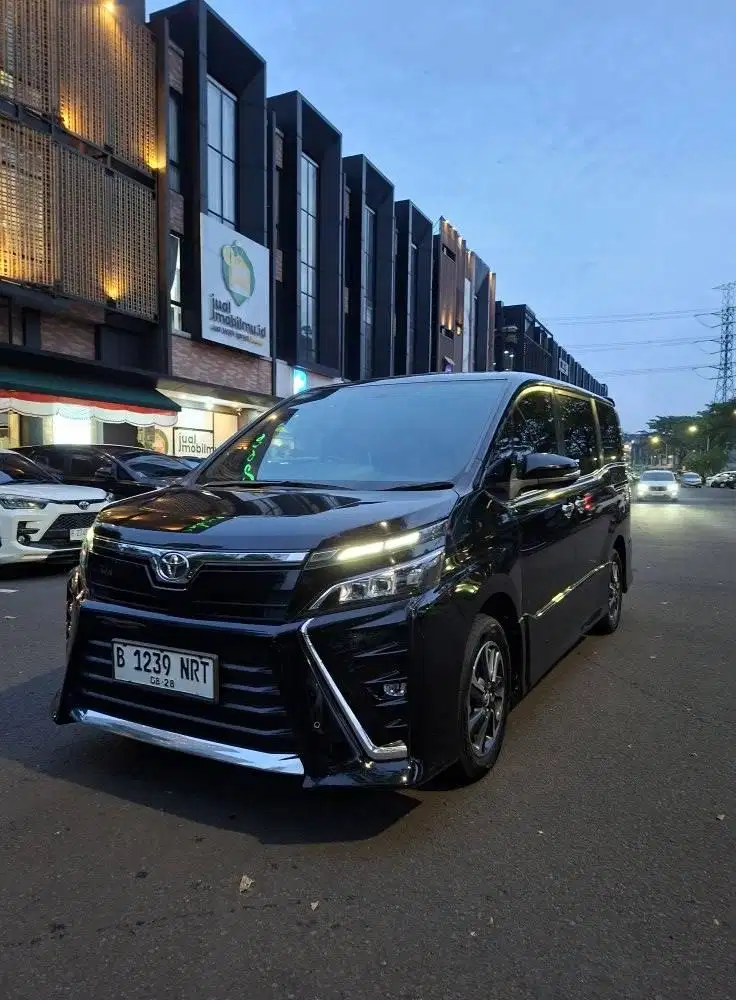 Toyota Voxy 2.0 AT 2018 Promo Dp 10juta