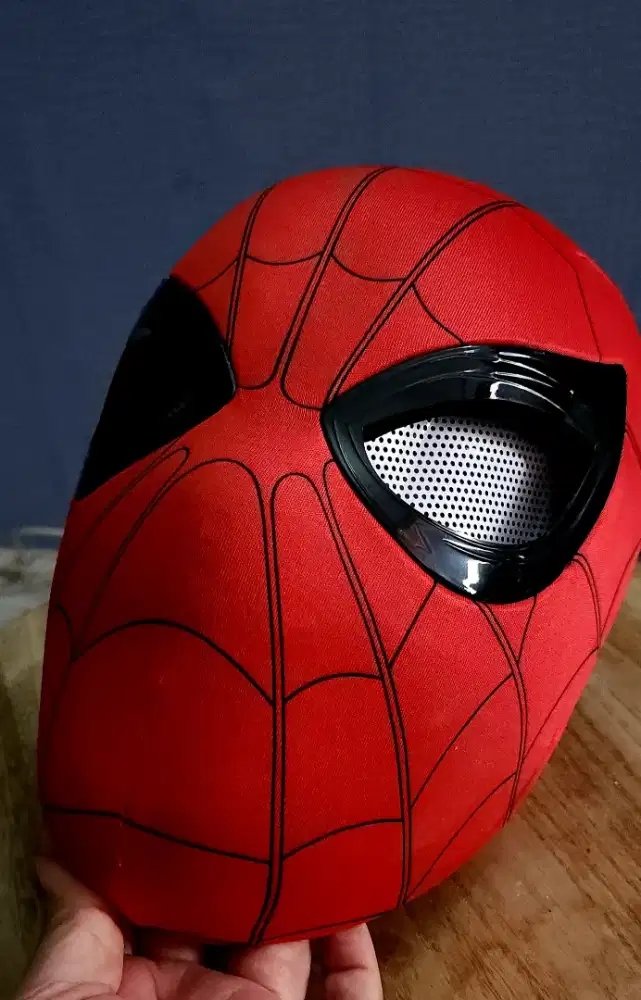 Topeng spiderman baru