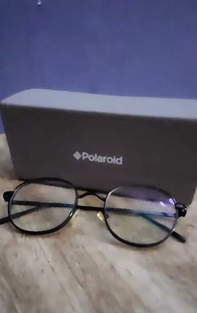 Frame dan lensa (-1) polaroid