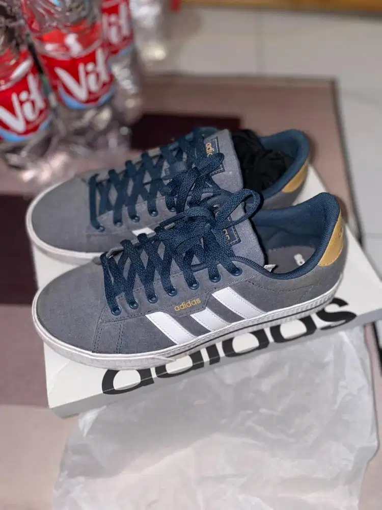 adidas ORI sepatu jarang di pakai size 42