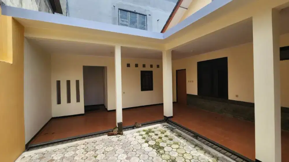 Rumah bagus siap huni bisa kantor di komplek pratista Antapani SHM