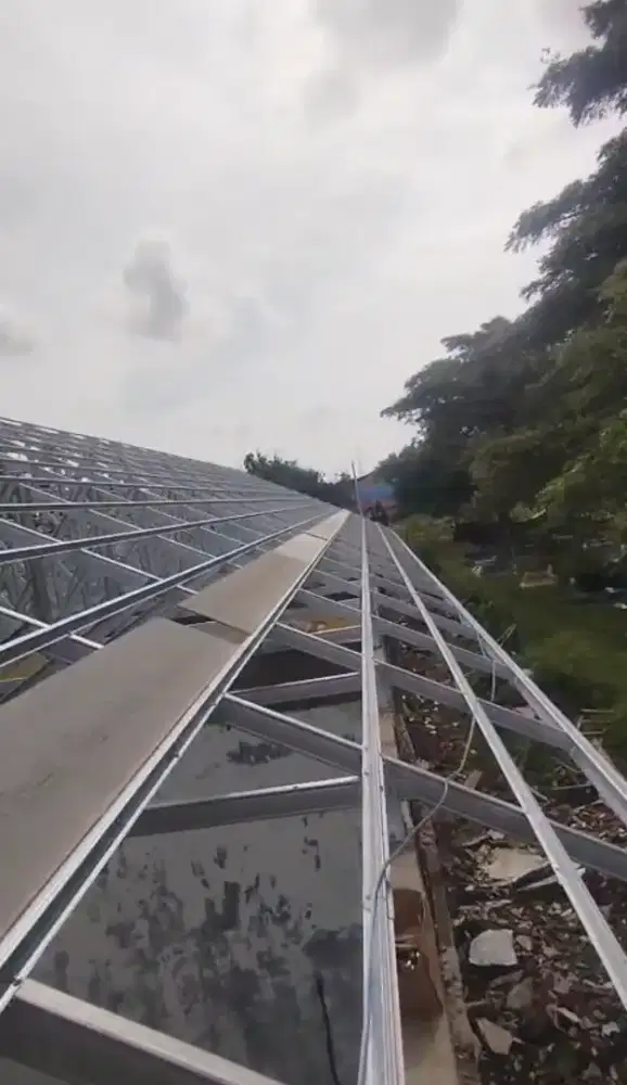 Specialist Jasa pemasangan dan bahan atap baja ringan.