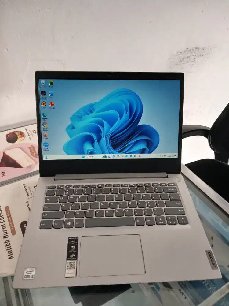 LAPTOP LENOVO IDEAPAD SLIM 3 Amd 3020e Ram 4 Ssd 256