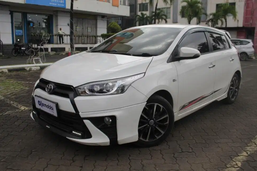 DP MURAH - Toyota Yaris 1.5 TRD Sportivo Bensin AT 2017 Putih
