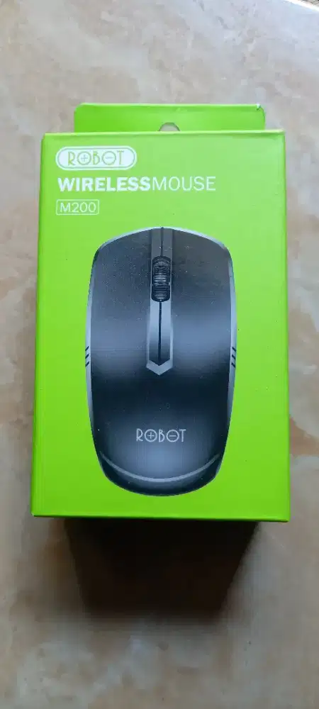 Mouse wireless merek robot tipe M200