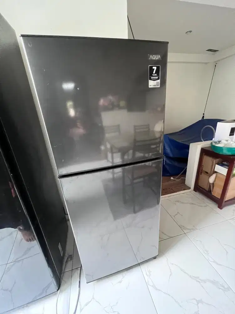 Kulkas aqua 2 pintu