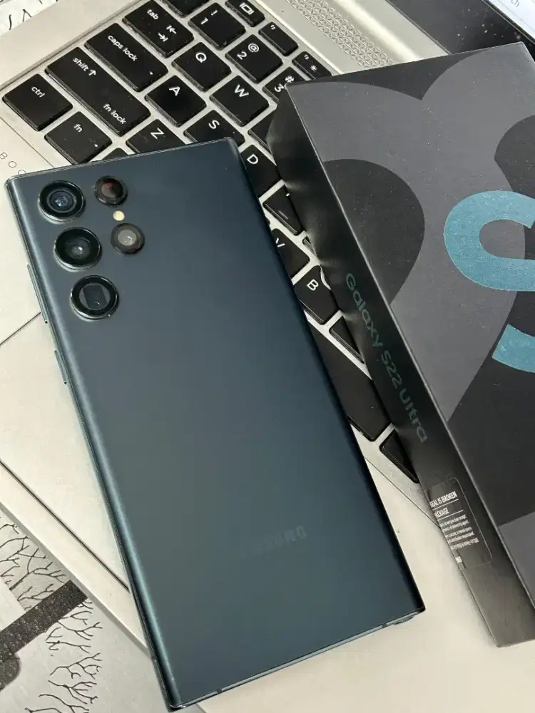 Samsung s22 ultra 12/256 
pencil orian lecet pemakaian aja