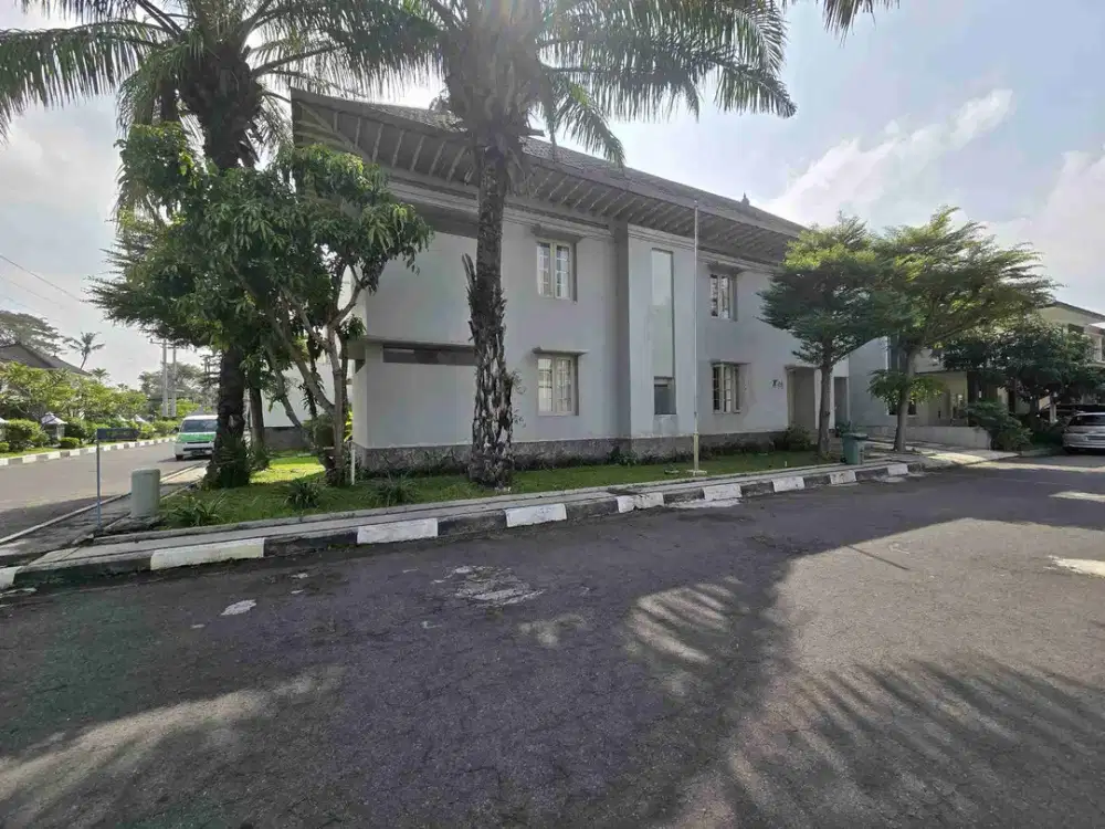 Rumah mewah exclusive dengan kolam renang di perumahan elite lor in residence colomadu solo